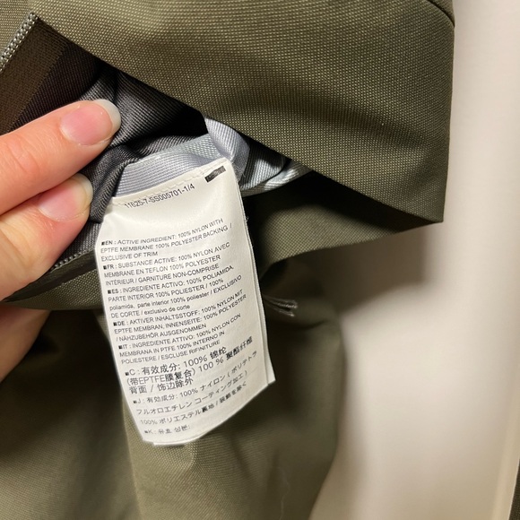 Arc’Teryx Goretex Nila trenchcoat - Picture 5 of 10